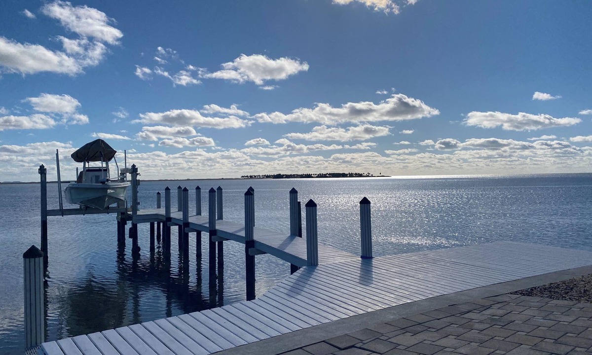 Anclote Keys House | Gulf Front home! Great fishing off the dock! Amazing Sunsets! Dolphin shows free