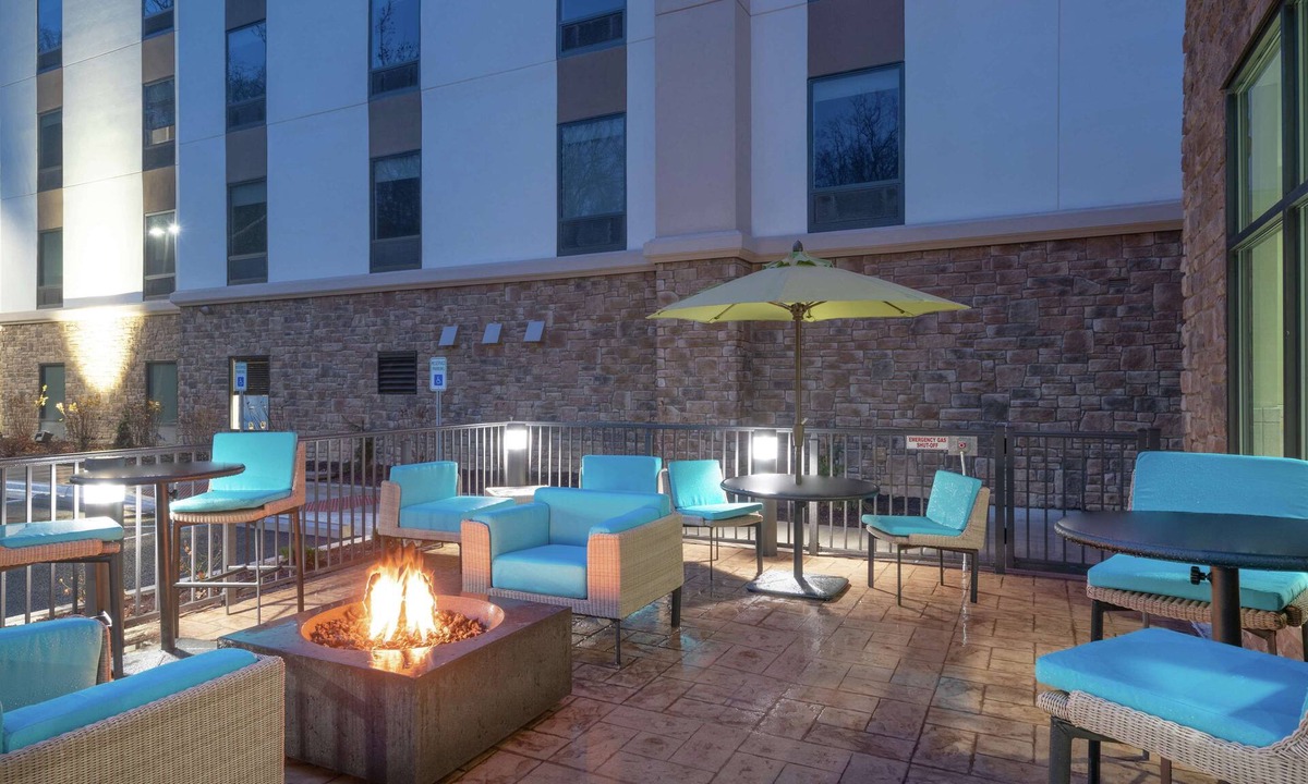 Weston Hotel | Hampton Inn Weston