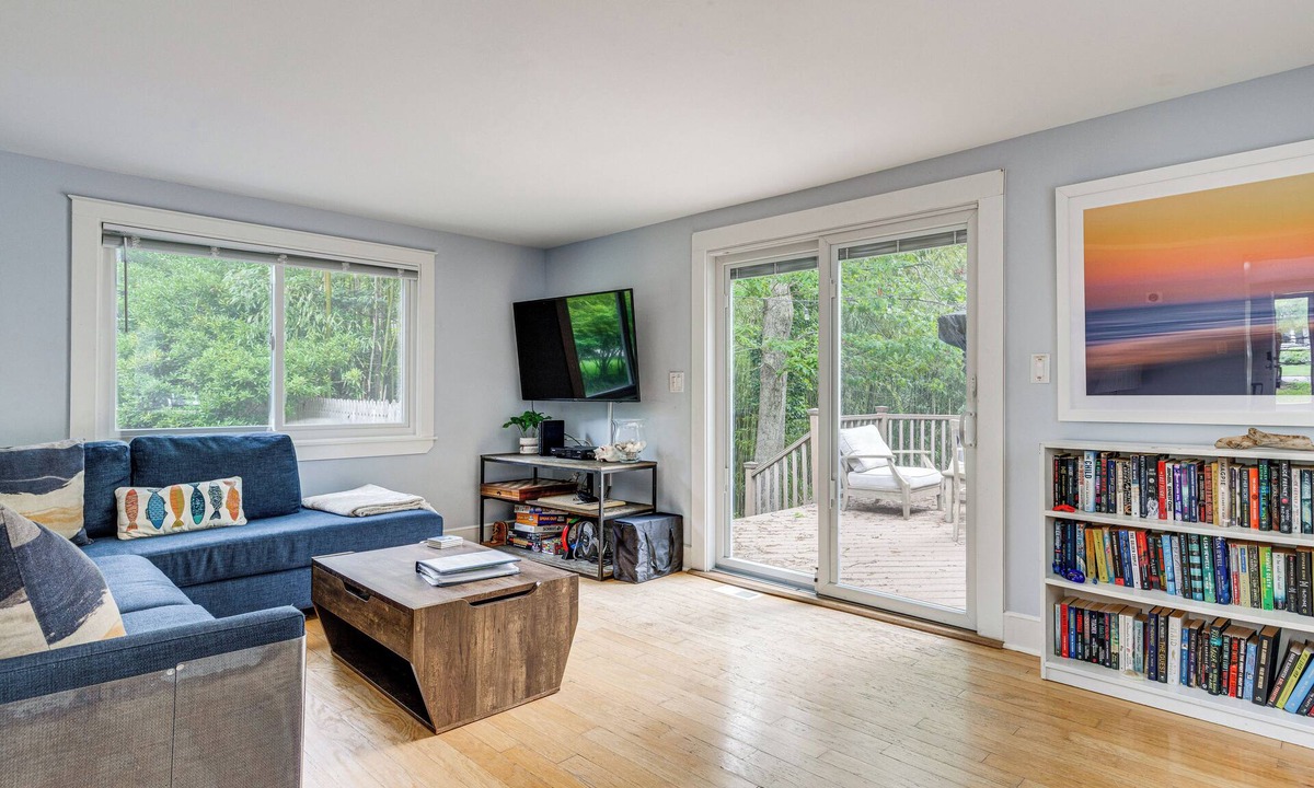 Hampton Bays Cottage | Hamptons Vacation Rental w/Saltwater Pool