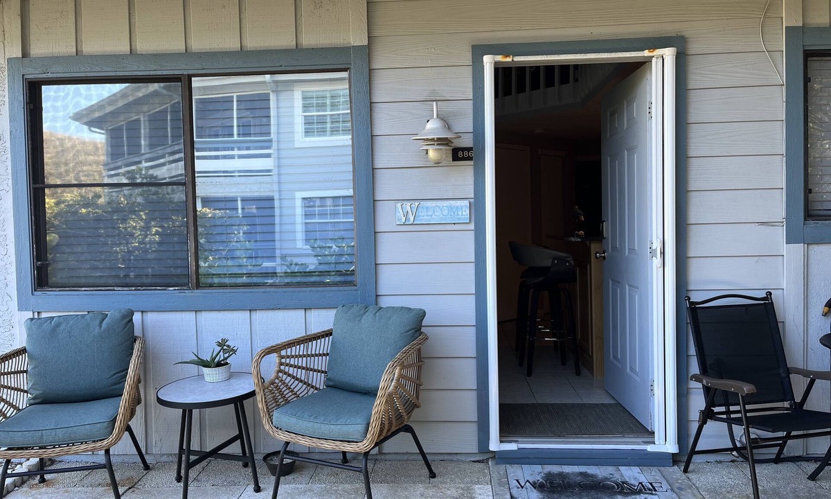 New Smyrna Beach House | Happy Hours II Retreat 2bd/2ba updated beachside townhome w/loft