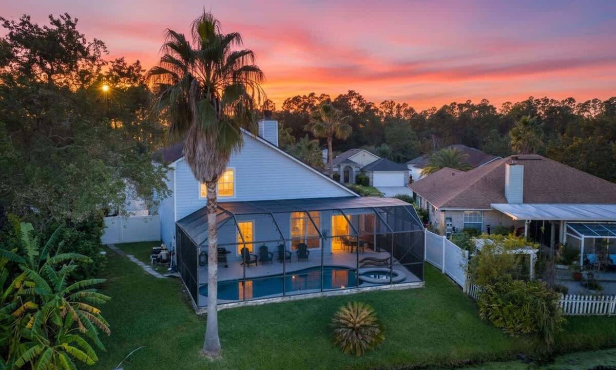 Sandalwood House | Hawkins Cove Hideaway - Serene Waterfront Retreat