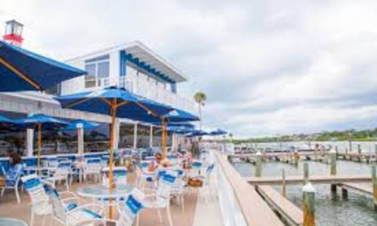 Pinellas Park House | Heated Pool Close to St Pete Tampa Pet Friendly