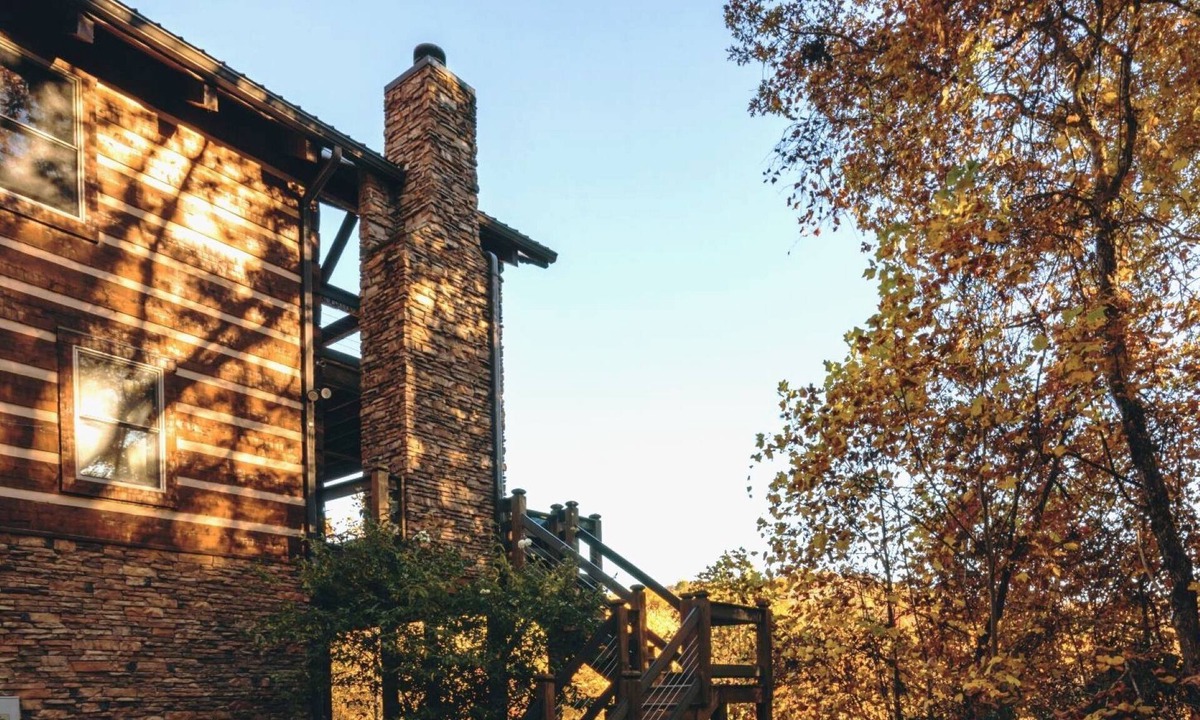 Topton Cabin | Heavens Ridge-3-bedroom Pet Friendly Luxury Log Cabin Rental, Mountain Views, 30 Minutes to Great Smokey Mountains, High Speed Internet, 3 Decks, Hot Tub in Nantahala NC