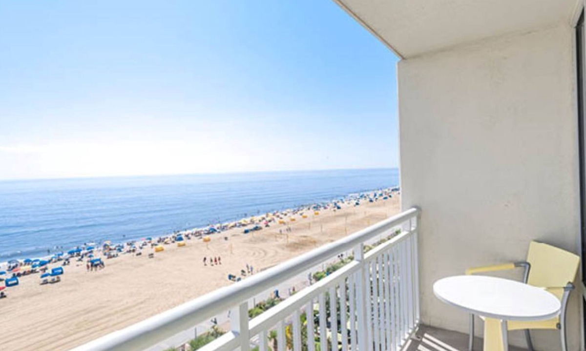 Northeast Virginia Beach Resort | Hilton Ocean Beach Club Resort 2BR with both Oceanfront & Oceanview Balconies!
