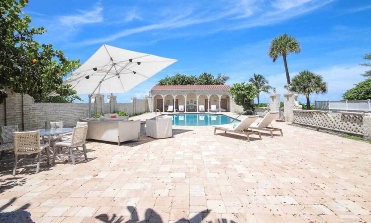 Downtown Boca Grande Historic District Villa | Historic Beachfront Get Away