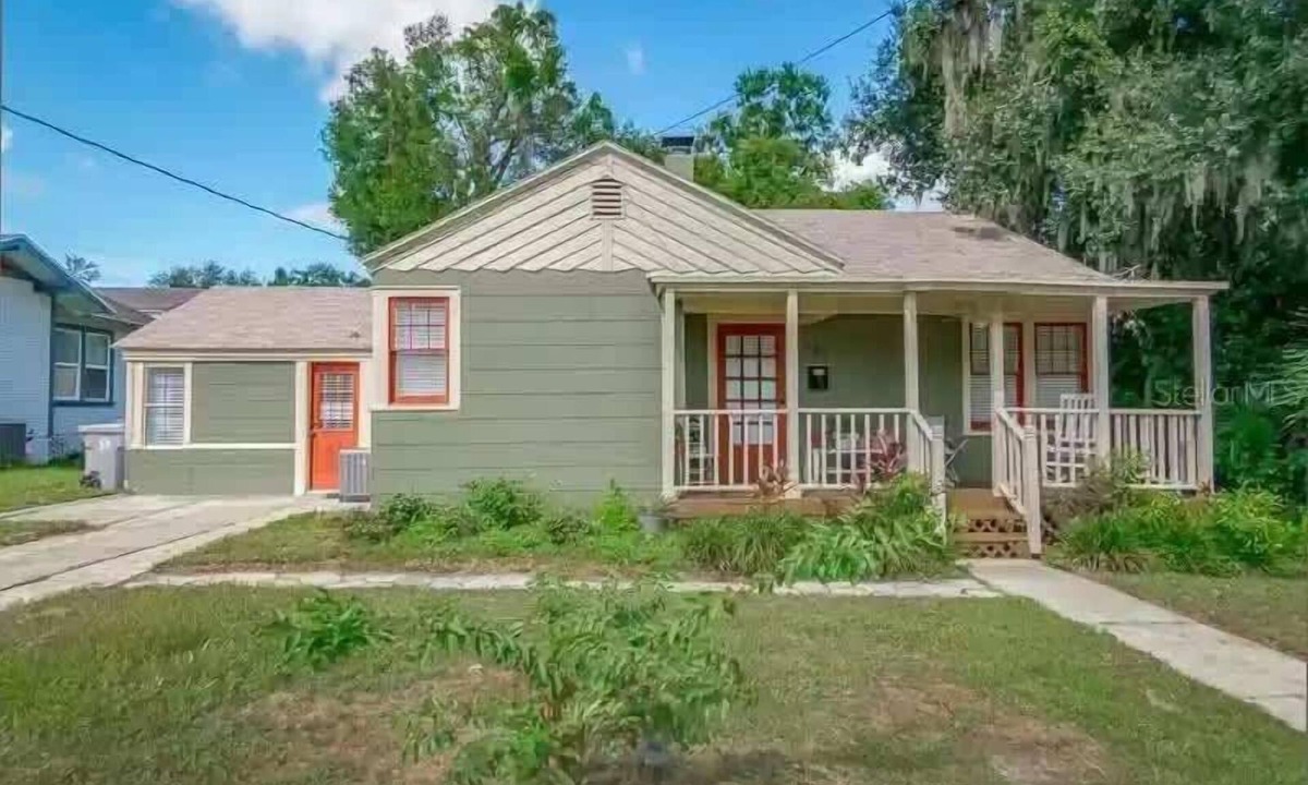 Lakeland House | Historic Bungalow w/Fenced in yard | Walk to DWTN
