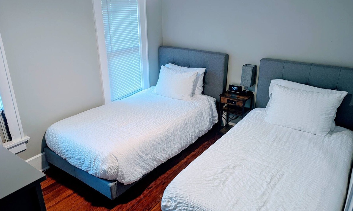 Historic Old Northeast House | Historic Old Northeast 2 Bedroom Townhouse