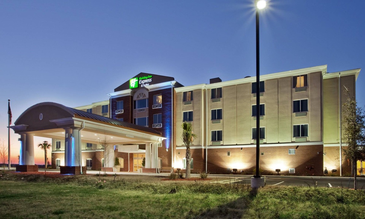 Moultrie Hotel | Holiday Inn Express and Suites Moultrie by IHG