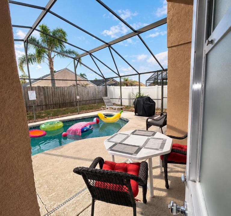 Royal Palms House | Home from Home Family Retreat Private Pool Minutes from Disney
