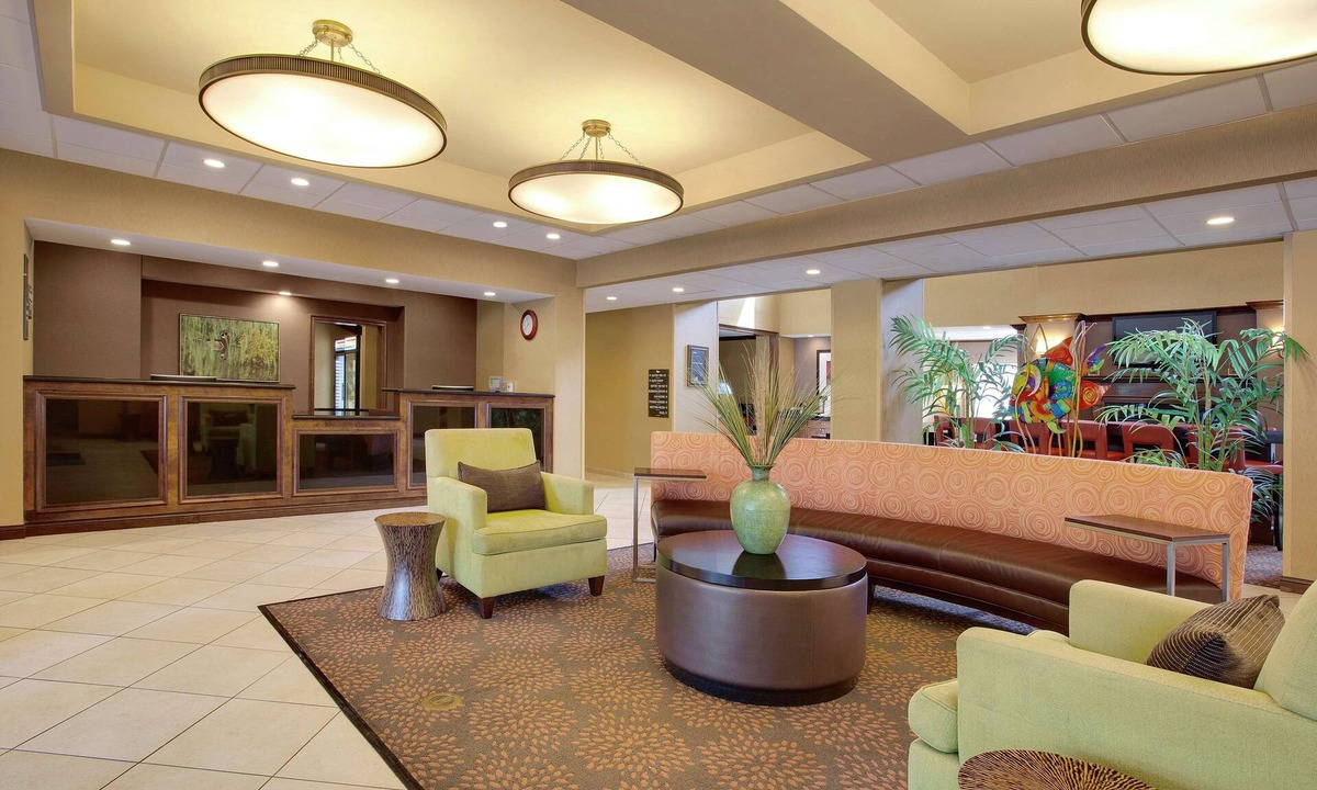 Tampa Hotel | Homewood Suites by Hilton Tampa-Brandon
