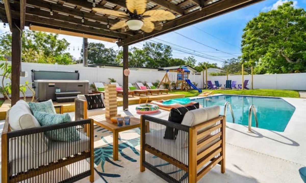 Clearwater House | Hot Tub, Heated Pool, Mini Golf Island Vibes