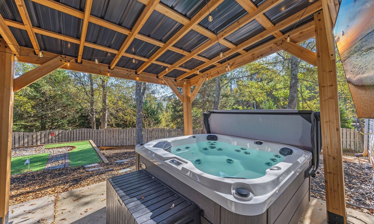 Conestee House | Hot Tub & Mini Golf · Fenced Yard · Covered Patio for Groups · Sleeps8 · Pets OK