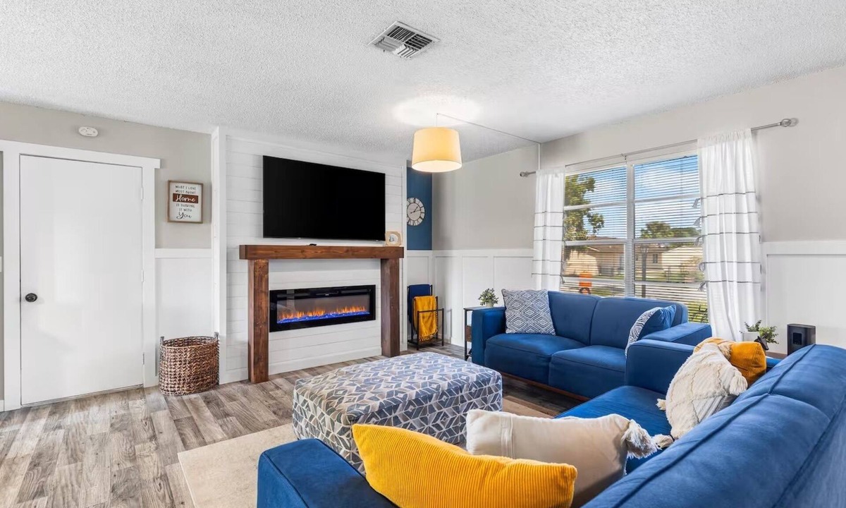 Silver Springs Shores House | House Near Lake Weir in Ocala Florida