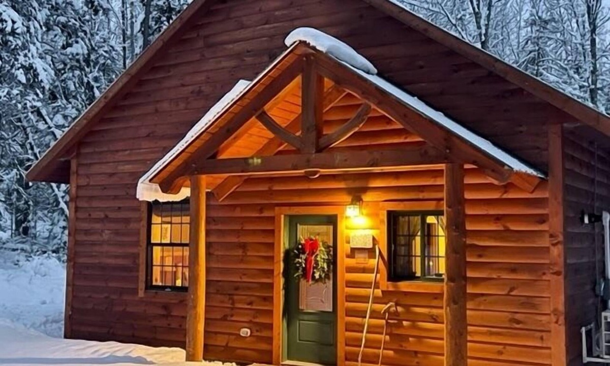 Ripton Cabin | Inviting timber frame cabin in Vermont's Green Mountains
