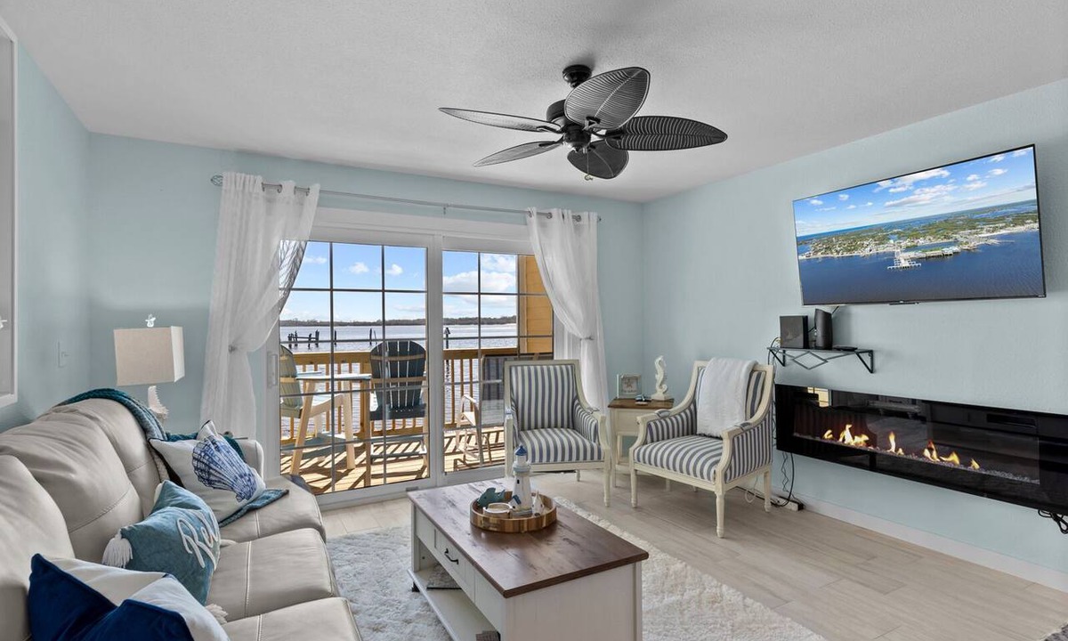 Cedar Key Condo | Island Place 110 Beautiful Gulf Views w/Pool!
