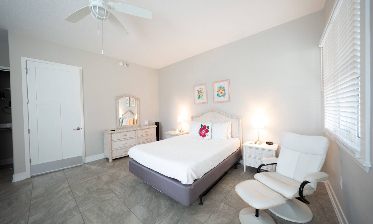 Downtown Dunedin Cottage | Key West Style Cottage - with pool/hot-tub