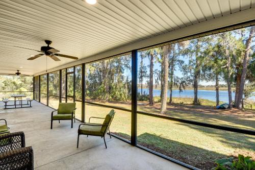Umatilla House | Lake Smith Getaway w/Dock: Families Welcome!