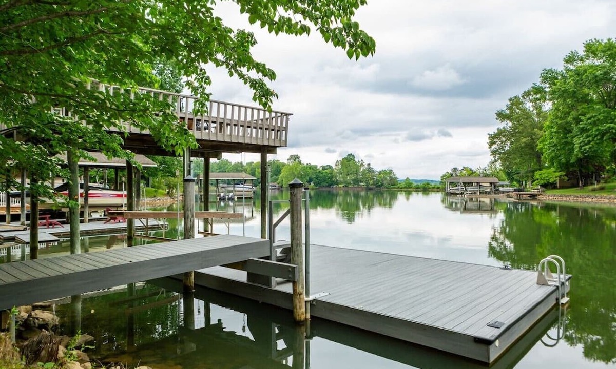 Union Hall House | Lakefront |Deck |Fire Pit | Dock| Charcoal Grill