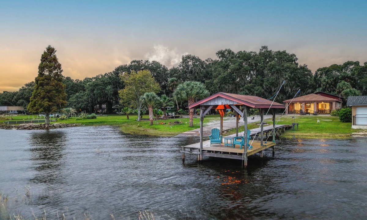 Fedhaven House | Lakefront, Kayaks & Private Boat Ramp - Bass & Speck Fishing Haven