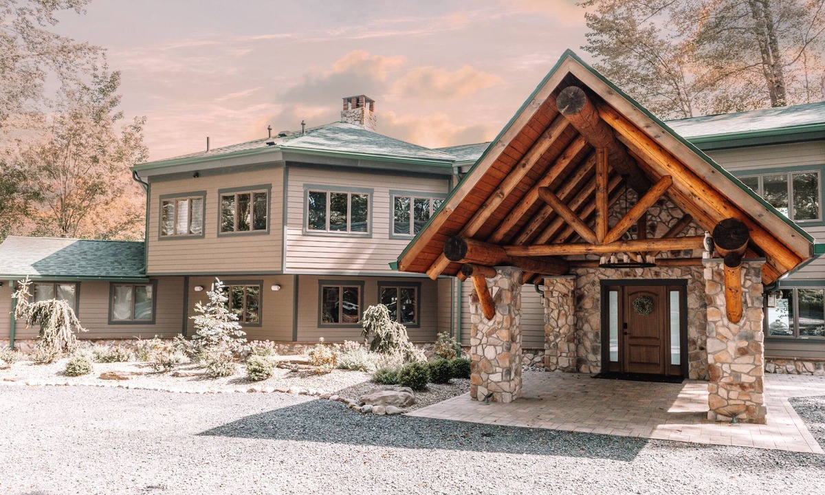Newfoundland House | Lakefront Luxury Estate on 450-acre Maple Farm
