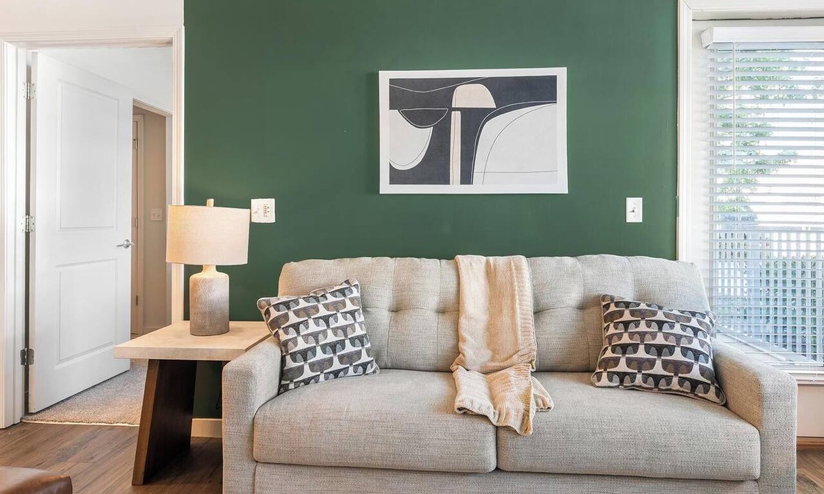 Tarpon Springs Apartment | Landing | Amazing 2BD, Clubhouse