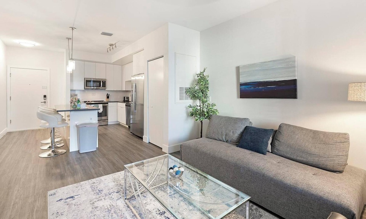 Port Tampa City Apartment | Landing | Beautiful 1BD, Pool, Clubhouse