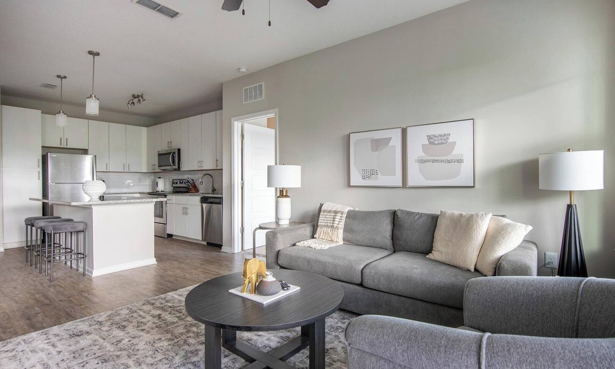 Land O' Lakes Apartment | Landing | Beautiful 2BD, Pool, Gym