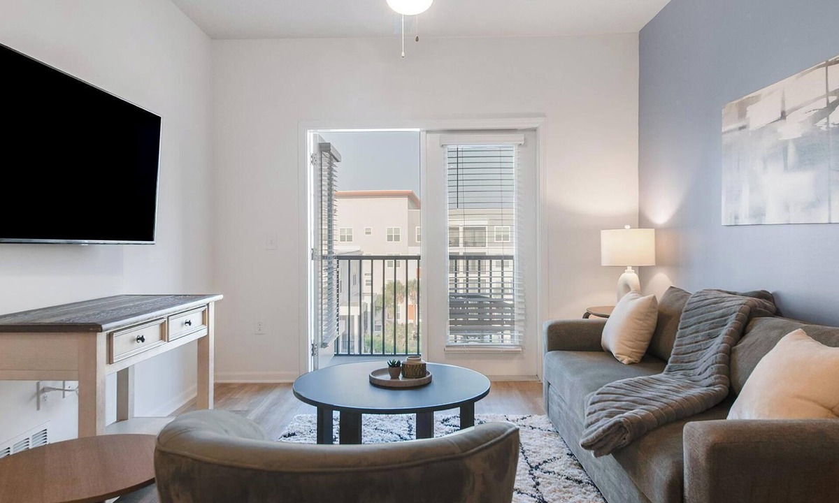 Kissimmee Apartment | Landing | Chic 1BD, Gym, Clubhouse