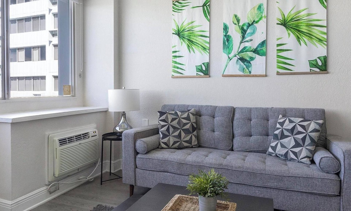 St. Petersburg Apartment | Landing | Chic 1BD, Yoga Studio, Clubhouse