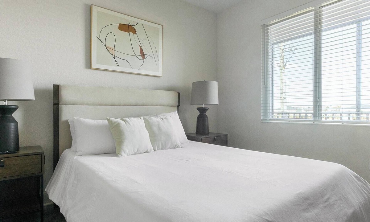Palmetto Apartment | Landing | Chic 2BD, Yoga Studio, Clubhouse