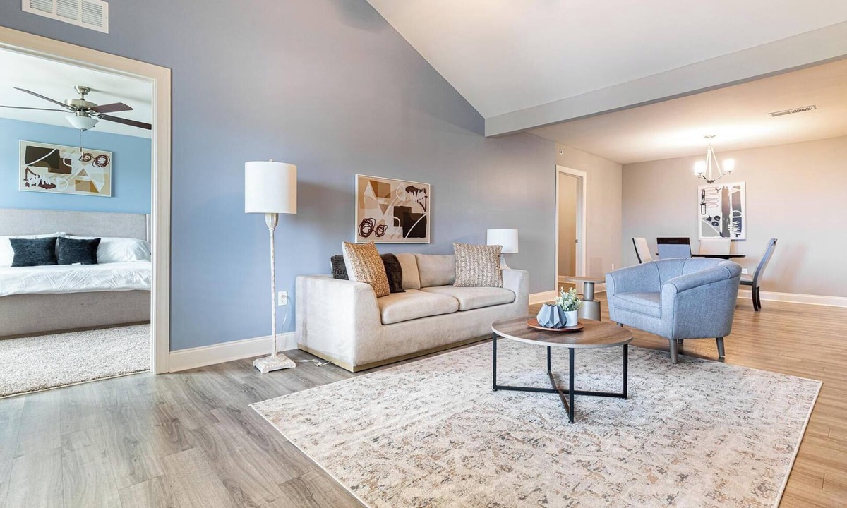 Cocoa Apartment | Landing | Incredible 2BD, Gym, Pool