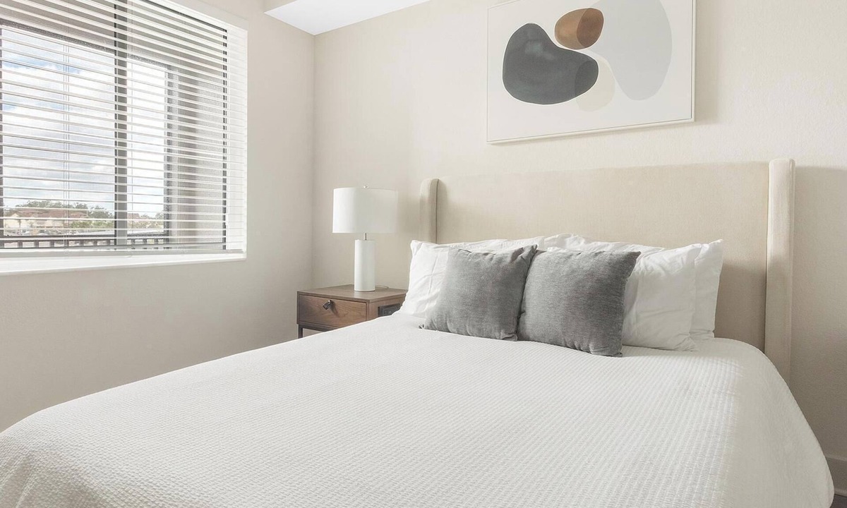 Palmetto Apartment | Landing | Modern 1BD, Clubhouse, Yoga Studio