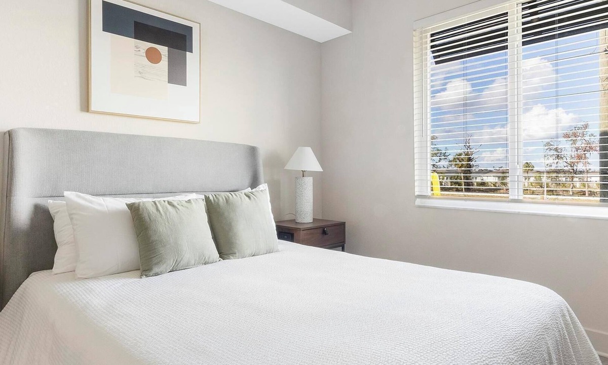 Palmetto Apartment | Landing | Modern 2BD, Gym, Pool