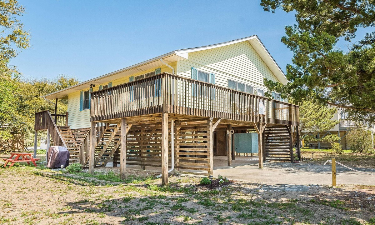 Kill Devil Hills House | Landing Pad - Kill Devil Hills, Oceanside, 350 Yards to Beach, YR Flex Stays, 4 BR