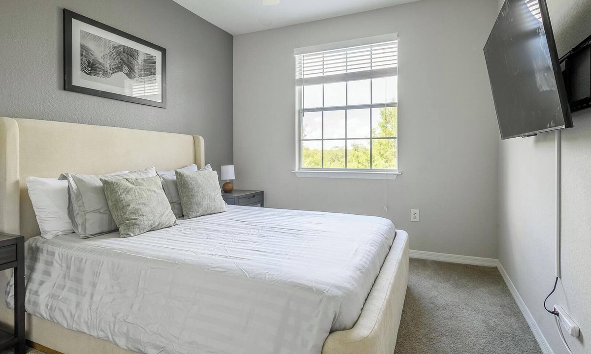 West Kissimmee Apartment | Landing | Spectacular 2BD, Courtyard, Gym