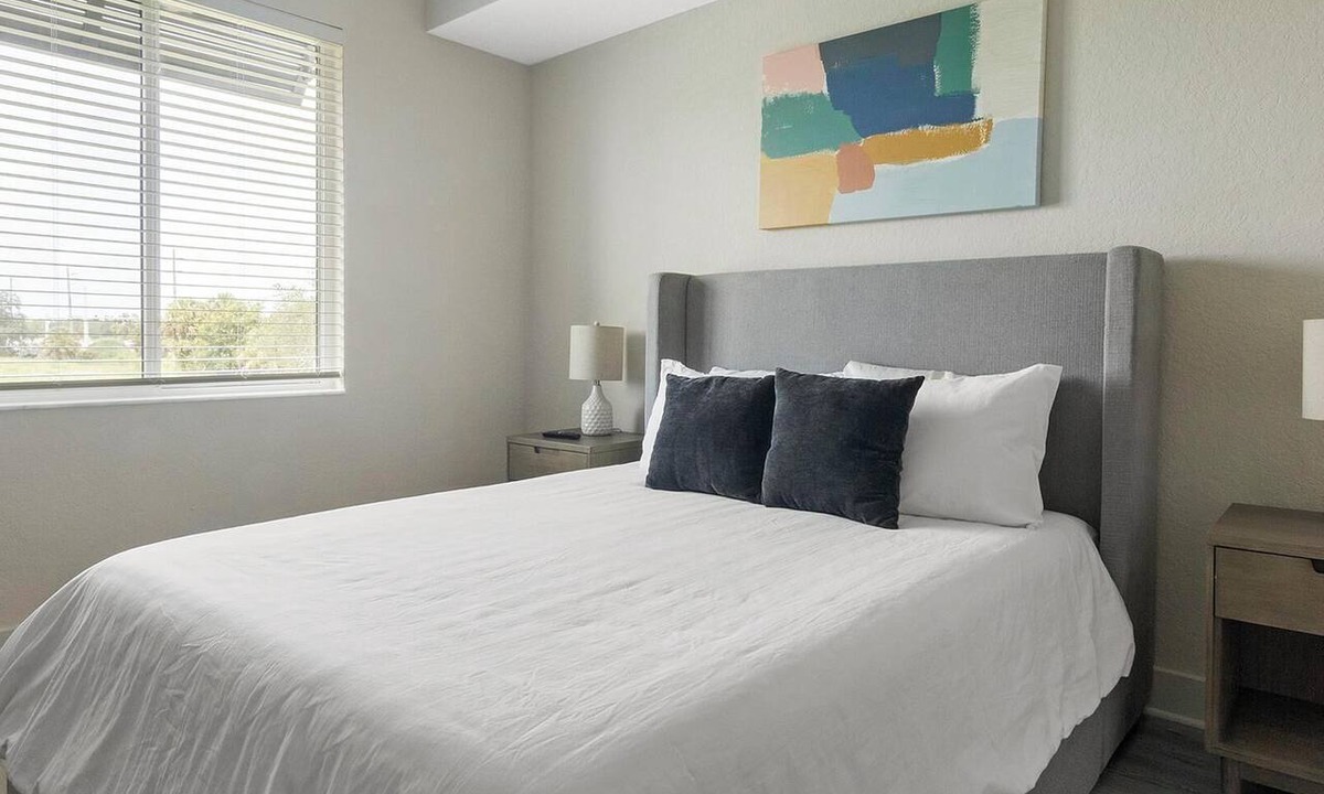 Palmetto Apartment | Landing | Stunning 1BD, Yoga Studio, Pool