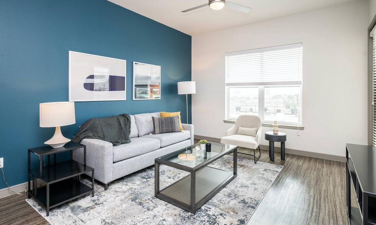 Wimauma Apartment | Landing | Stunning 2BD, Gym, Pool