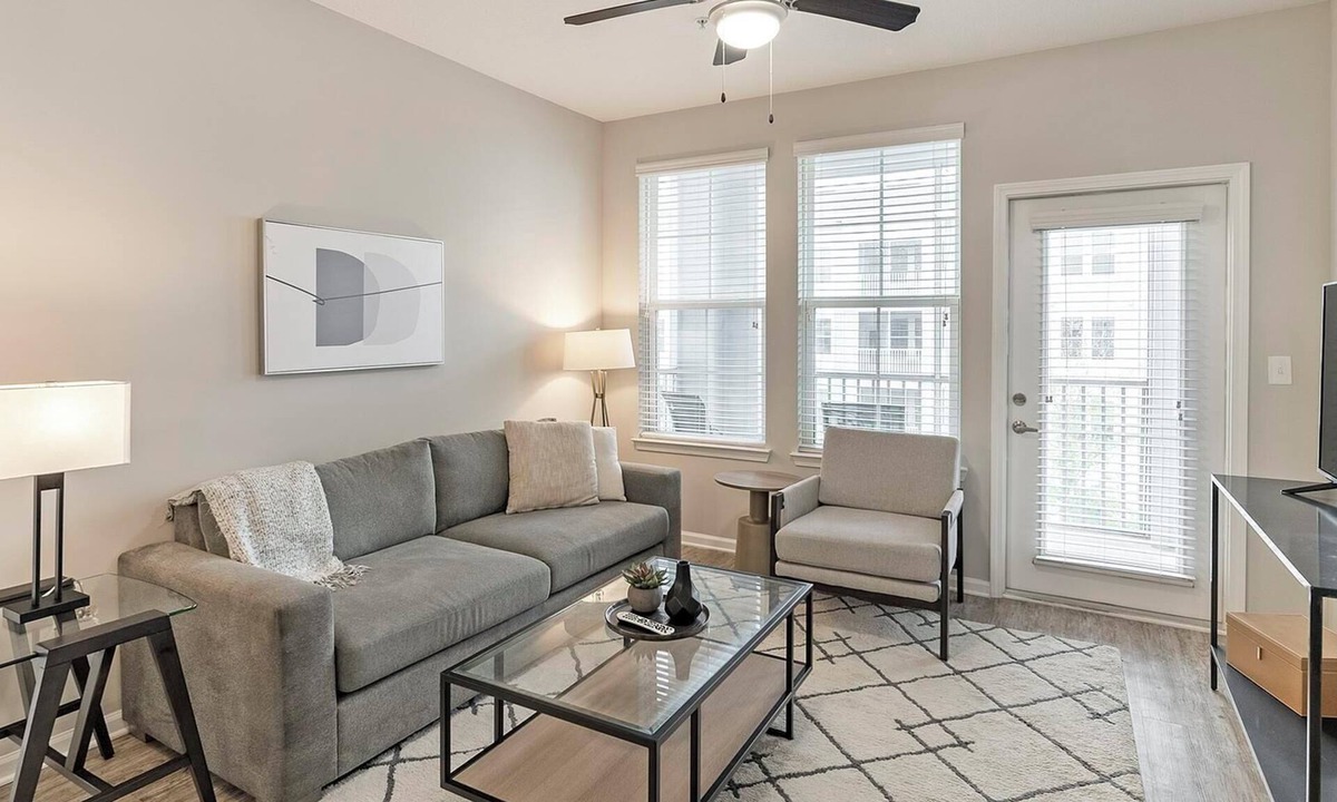 Land O' Lakes Apartment | Landing | Stunning 2BD, Pool, Gym
