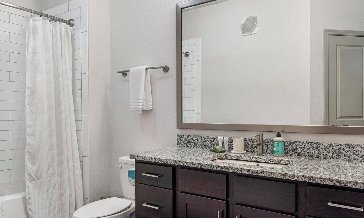St. Augustine Apartment | Landing | Stylish 1BD, Gym