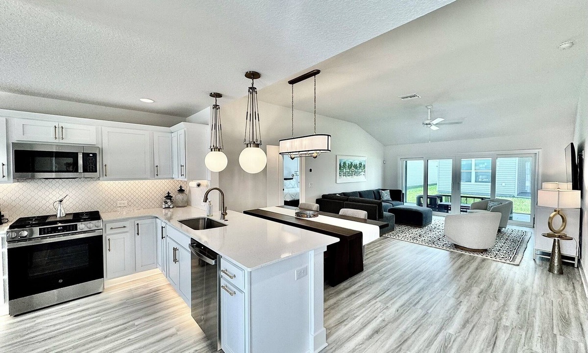 Sumter County House | Las Palmas - New 3/2 w/Golf Cart in The Village of Waters Edge