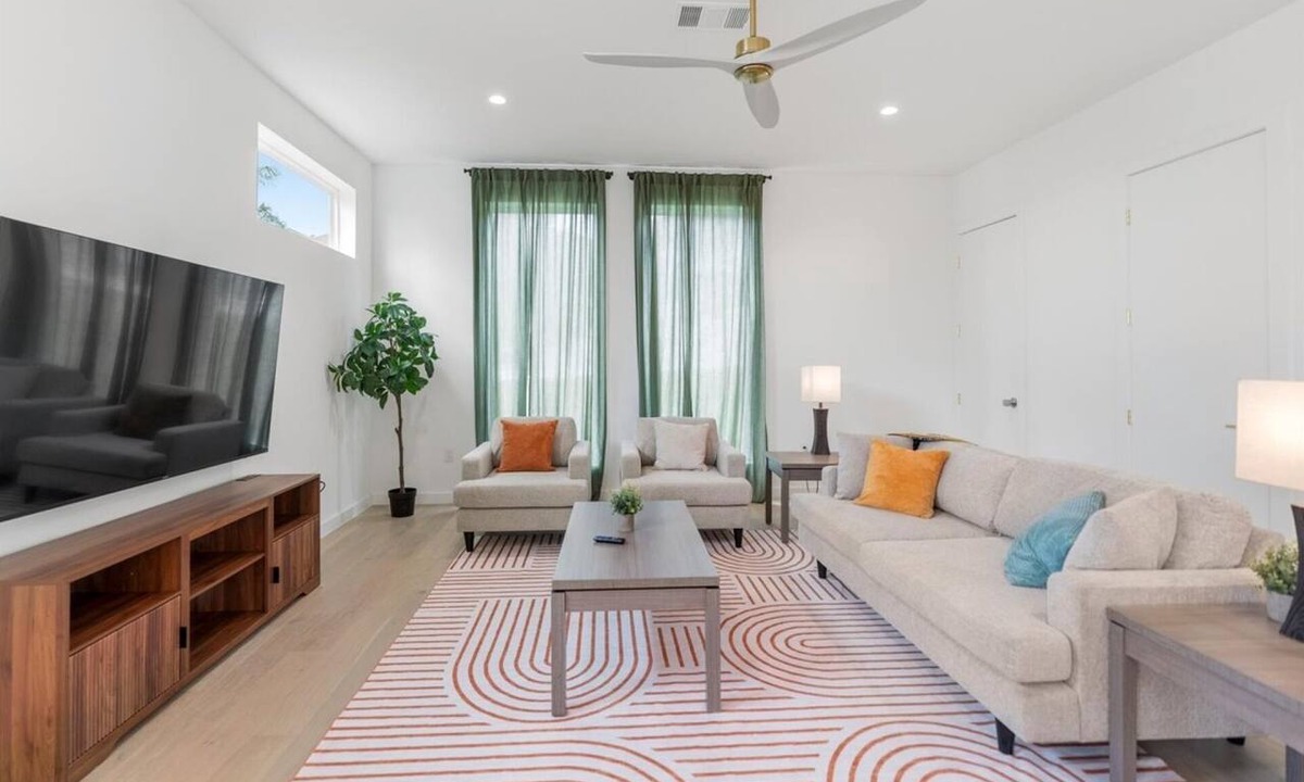Leander House | Leander 5BR 3BA | Modern Home, Gated Community