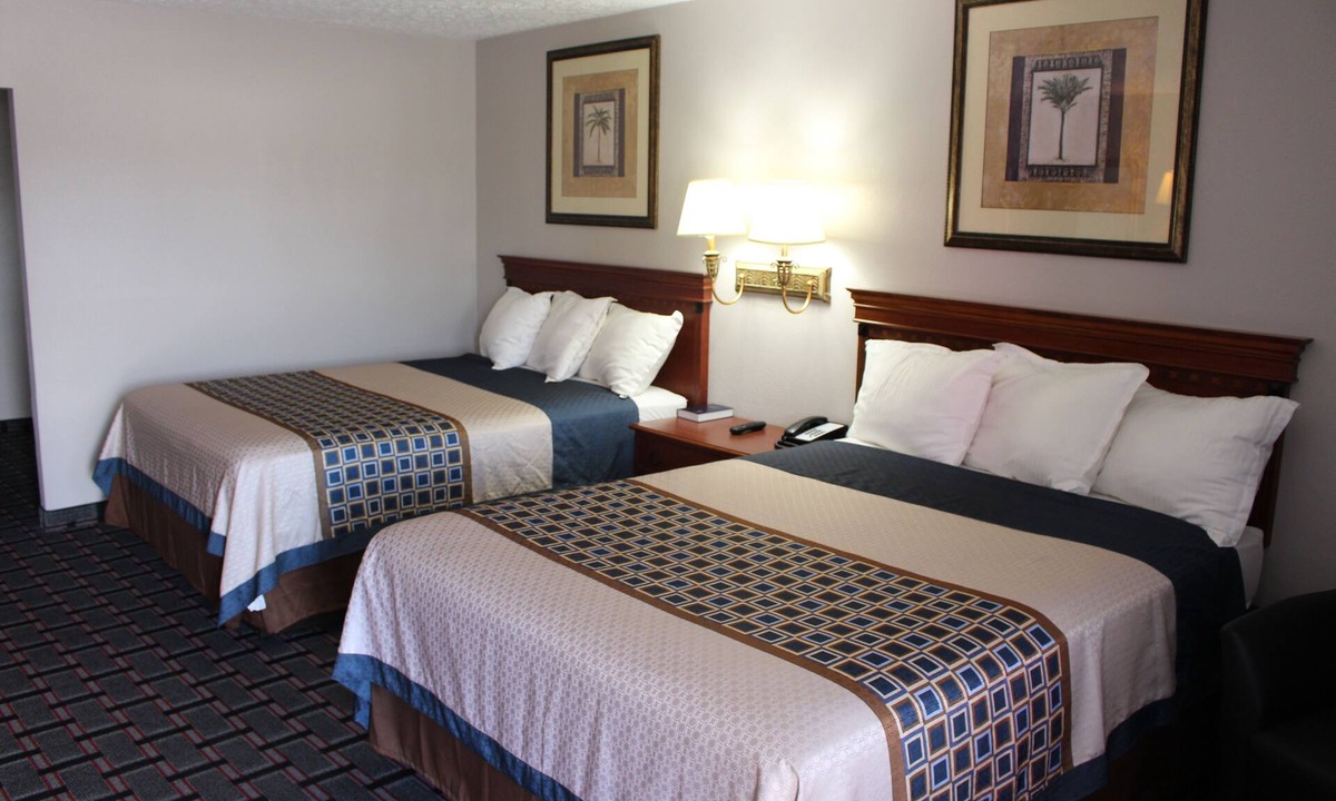 St. Augustine Hotel | Lion Inn