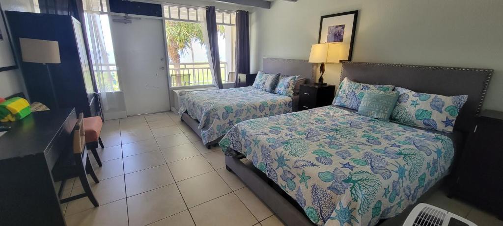 Ruskin Apartment | Little Harbor Resort #202 Tampa Bay FL Beach, Hot Tub, Pools