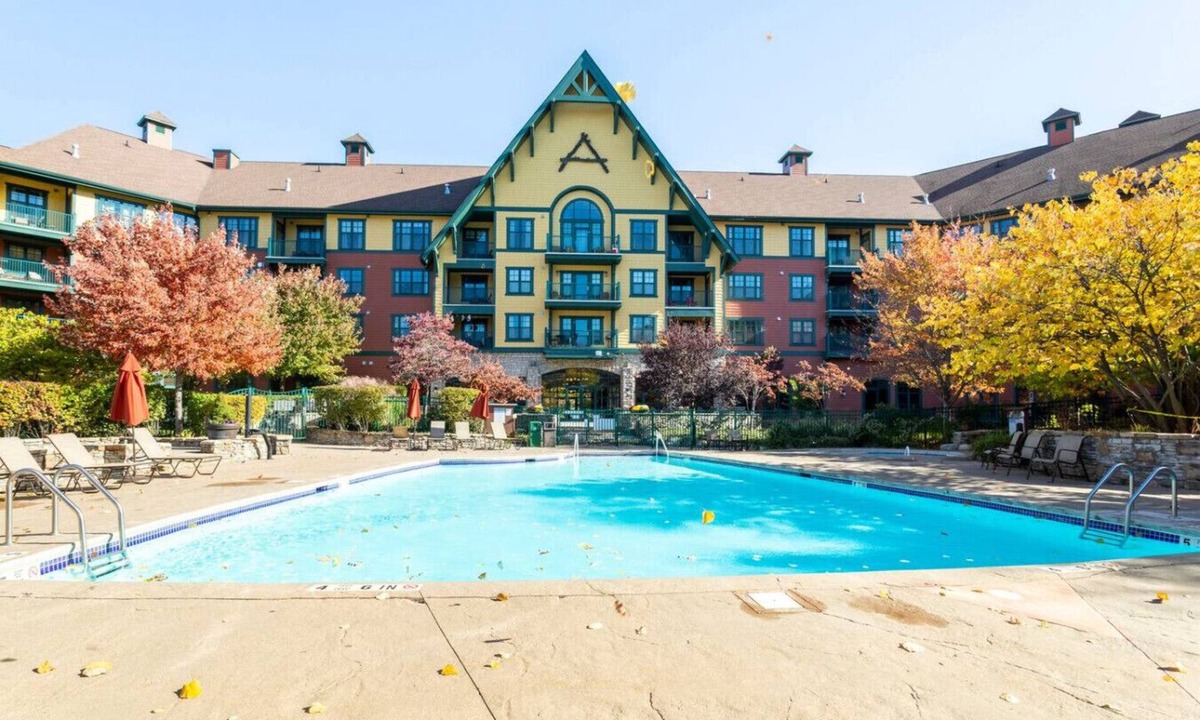 Vernon Condo | Lodge style getaway 50 miles from NYC patio 207
