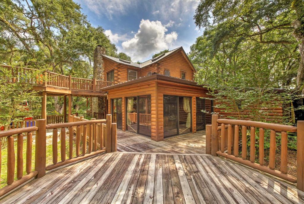 Inverness House | Log Cabin Sanctuary in Inverness w/Furnished Deck