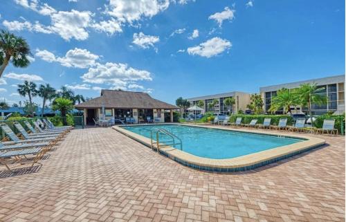 Trailer Estates Apartment | Long term rental minimum 3 months located at the IMG Golf Course Feb 2026