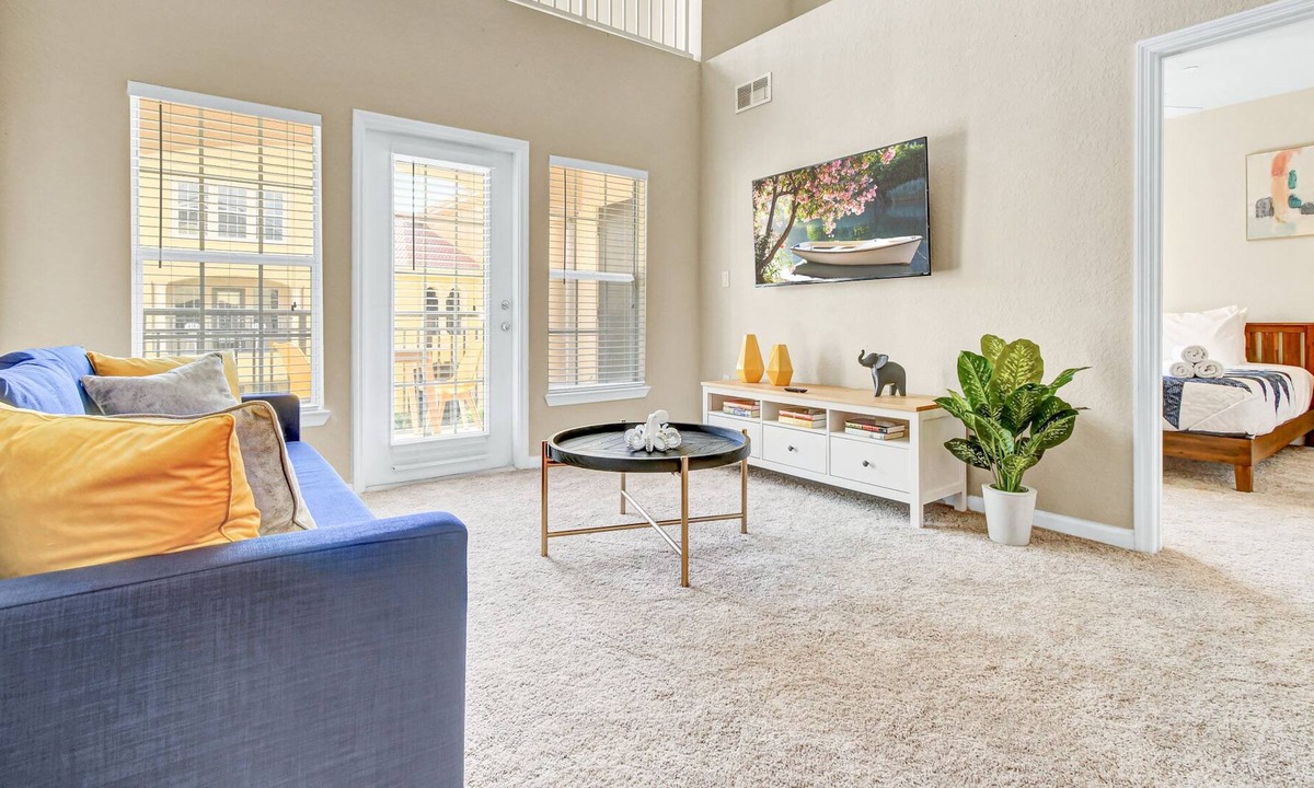 Port Tampa City Apartment | Lovely 3BDLoft with Pool/King bed/Central Location