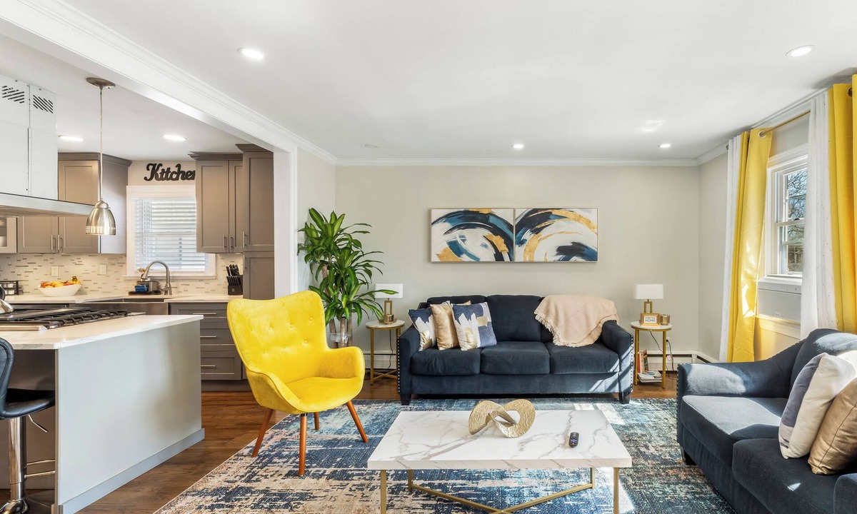 Maplewood Apartment | Luxurious Suburban 3BR Oasis