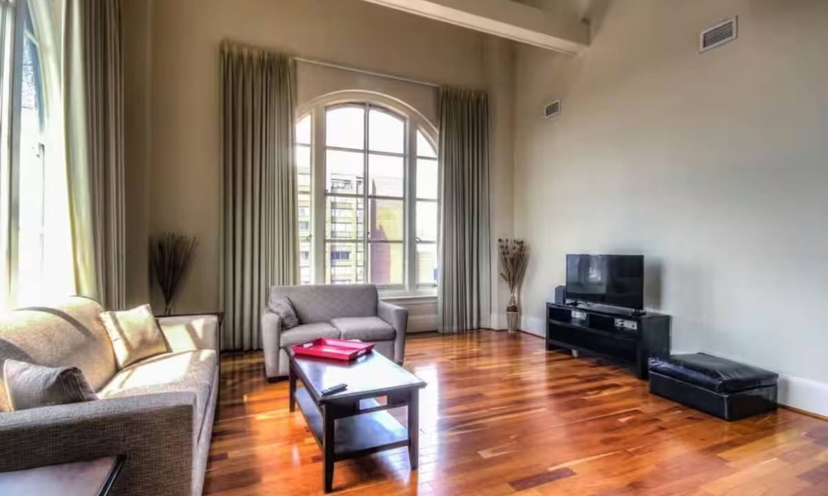 Downtown Baltimore Apartment | Luxury Baltimore Penthouse Walk to Stadium &Dinner