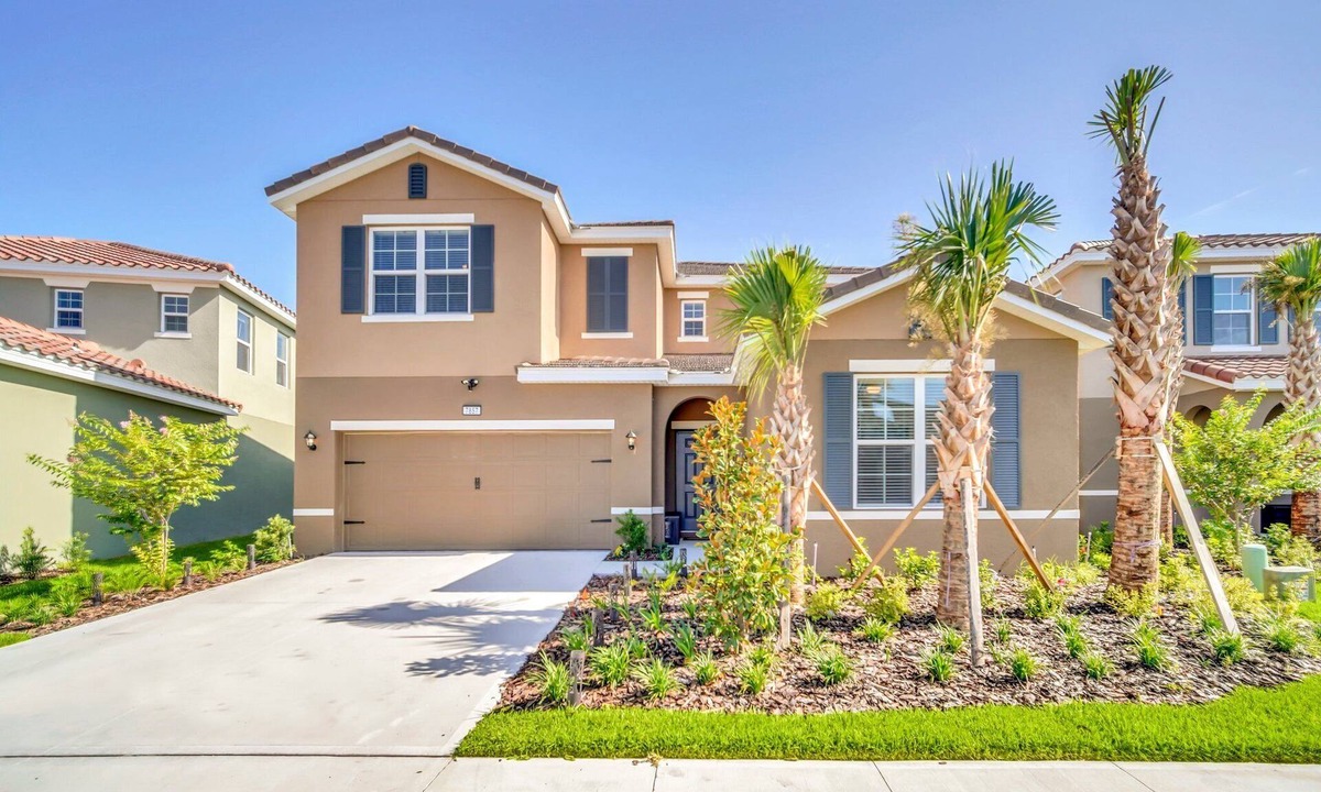 Loughman Villa | Luxury Casa Osbouza - 7bed 5.5 bath in Solterra Resort